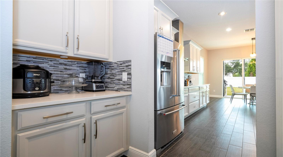 Cabinets Behind Kitchen