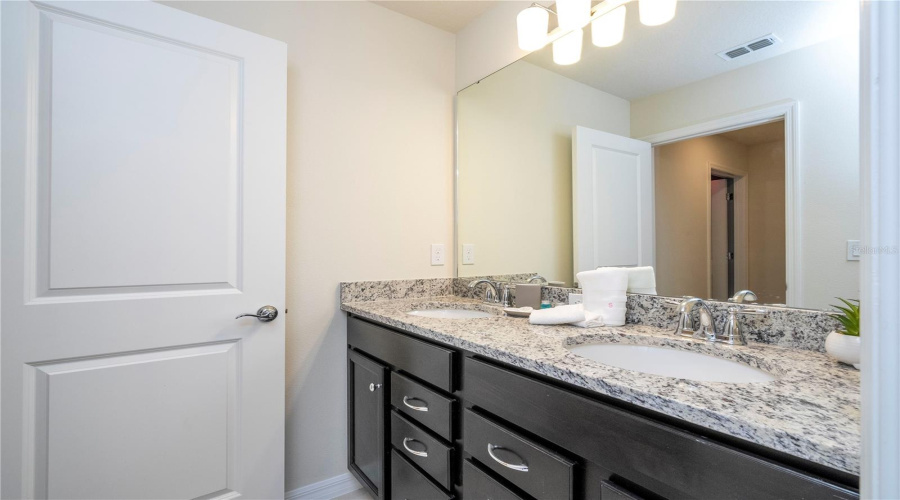 DAVENPORT, Florida 33897, 7 Bedrooms Bedrooms, ,5 BathroomsBathrooms,Residential,For Sale,KAIPO,0,MFRO6237680