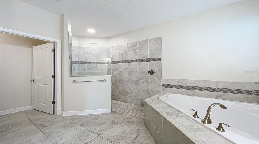 DAVENPORT, Florida 33896, 4 Bedrooms Bedrooms, ,2 BathroomsBathrooms,Residential,For Sale,BLACKWOLF RUN RD,0,MFRO6237730
