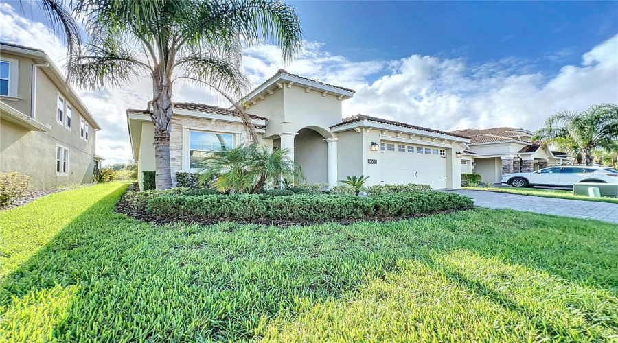 DAVENPORT, Florida 33896, 4 Bedrooms Bedrooms, ,2 BathroomsBathrooms,Residential,For Sale,BLACKWOLF RUN RD,0,MFRO6237730