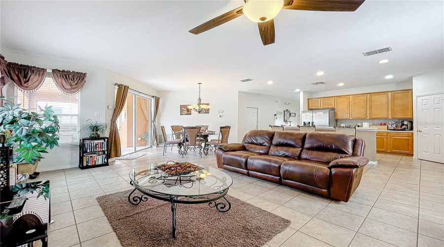 Davenport, Florida 33837, 4 Bedrooms Bedrooms, ,4 Bathroomsbathrooms,Residential,For Sale,Orange Cosmos,Mfrg5086625