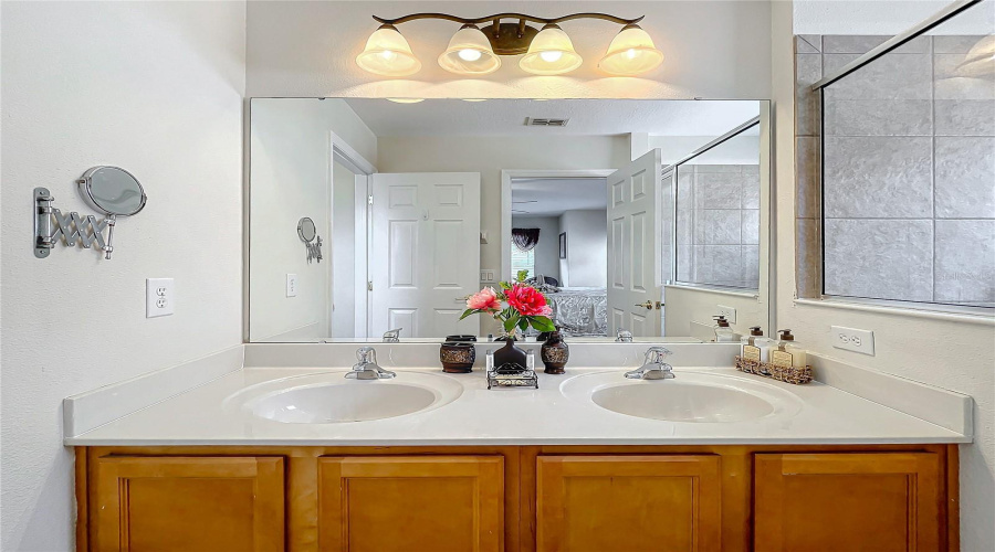 Davenport, Florida 33837, 4 Bedrooms Bedrooms, ,4 Bathroomsbathrooms,Residential,For Sale,Orange Cosmos,Mfrg5086625