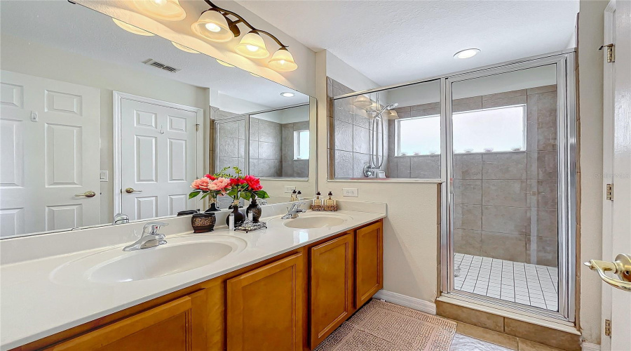 Davenport, Florida 33837, 4 Bedrooms Bedrooms, ,4 Bathroomsbathrooms,Residential,For Sale,Orange Cosmos,Mfrg5086625