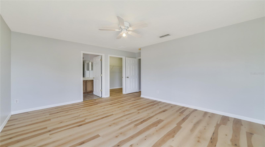 KISSIMMEE, Florida 34746, 5 Bedrooms Bedrooms, ,4 BathroomsBathrooms,Residential,For Sale,BOATING,0,MFRO6238925