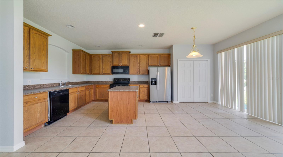 KISSIMMEE, Florida 34746, 5 Bedrooms Bedrooms, ,4 BathroomsBathrooms,Residential,For Sale,BOATING,0,MFRO6238925