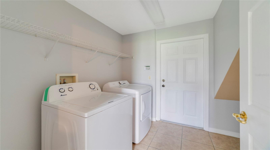 KISSIMMEE, Florida 34746, 5 Bedrooms Bedrooms, ,4 BathroomsBathrooms,Residential,For Sale,BOATING,0,MFRO6238925