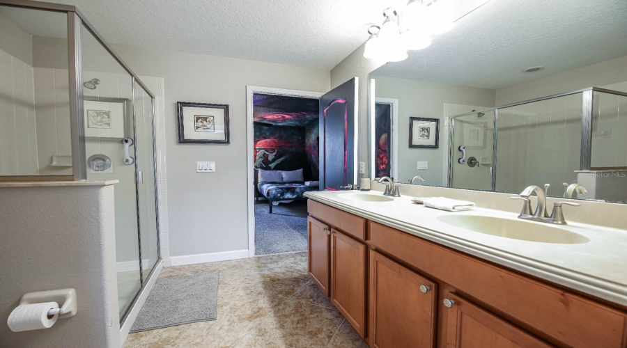 DAVENPORT, Florida 33896, 7 Bedrooms Bedrooms, ,5 BathroomsBathrooms,Residential,For Sale,EL CARO,0,MFRO6237037