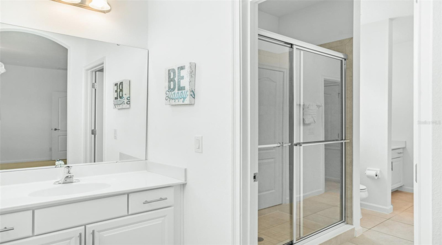 DAVENPORT, Florida 33837, 6 Bedrooms Bedrooms, ,5 BathroomsBathrooms,Residential,For Sale,OAKBOURNE,0,MFRO6238674