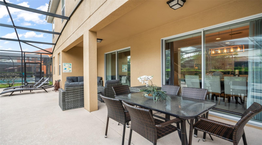 DAVENPORT, Florida 33837, 6 Bedrooms Bedrooms, ,5 BathroomsBathrooms,Residential,For Sale,OAKBOURNE,0,MFRO6238674