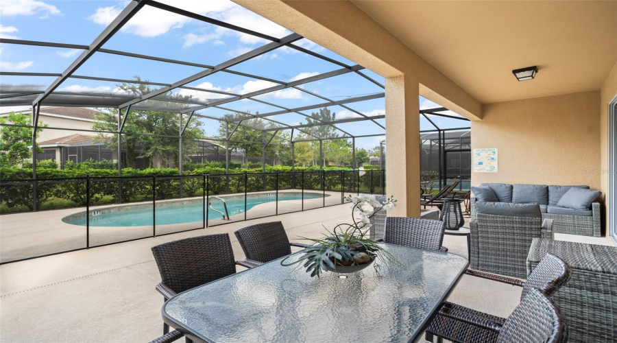 DAVENPORT, Florida 33837, 6 Bedrooms Bedrooms, ,5 BathroomsBathrooms,Residential,For Sale,OAKBOURNE,0,MFRO6238674