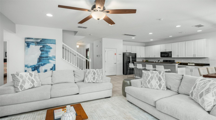 DAVENPORT, Florida 33837, 6 Bedrooms Bedrooms, ,5 BathroomsBathrooms,Residential,For Sale,OAKBOURNE,0,MFRO6238674