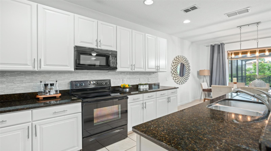 DAVENPORT, Florida 33837, 6 Bedrooms Bedrooms, ,5 BathroomsBathrooms,Residential,For Sale,OAKBOURNE,0,MFRO6238674