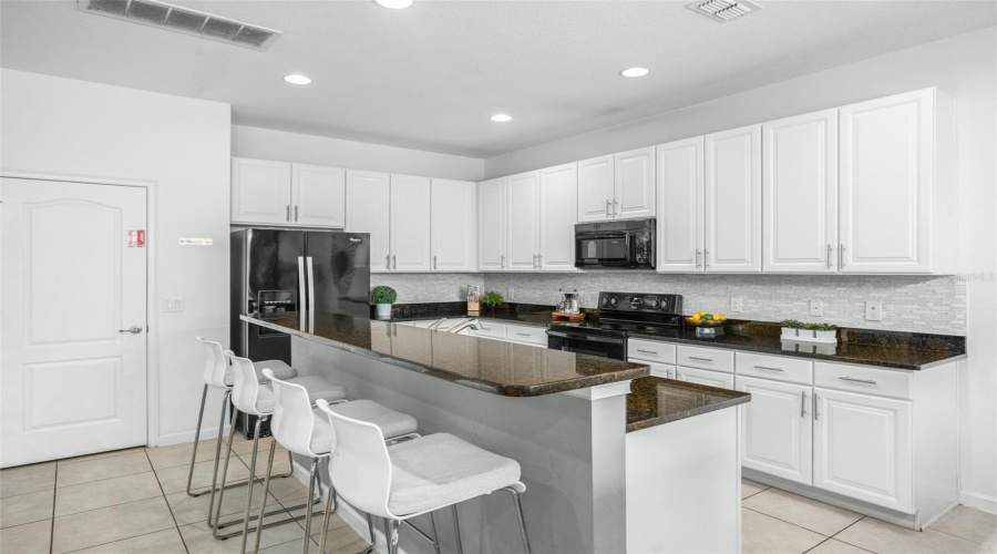 DAVENPORT, Florida 33837, 6 Bedrooms Bedrooms, ,5 BathroomsBathrooms,Residential,For Sale,OAKBOURNE,0,MFRO6238674