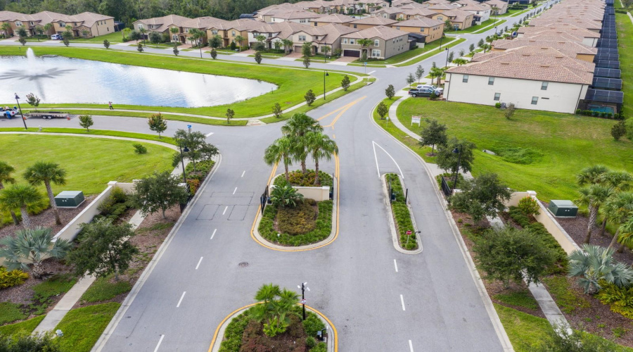 KISSIMMEE, Florida 34747, 9 Bedrooms Bedrooms, ,6 BathroomsBathrooms,Residential,For Sale,MACAPA,0,MFRO6238456