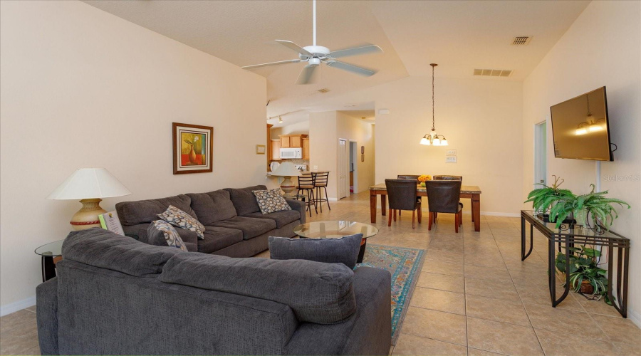 DAVENPORT, Florida 33896, 5 Bedrooms Bedrooms, ,3 BathroomsBathrooms,Residential,For Sale,ROYAL RIDGE DR,0,MFRT3397722