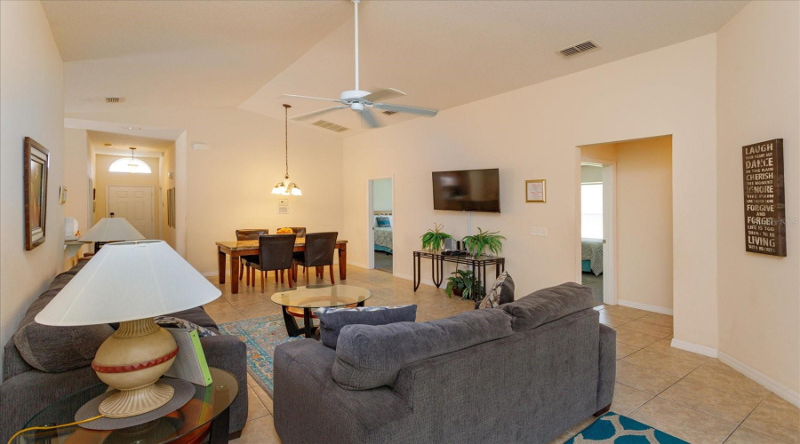 DAVENPORT, Florida 33896, 5 Bedrooms Bedrooms, ,3 BathroomsBathrooms,Residential,For Sale,ROYAL RIDGE DR,0,MFRT3397722