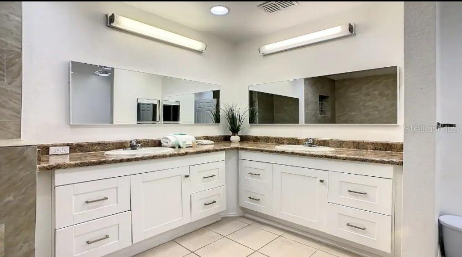 KISSIMMEE, Florida 34747, 3 Bedrooms Bedrooms, ,2 BathroomsBathrooms,Residential,For Sale,TREASURE TROVE,0,MFRO6192244