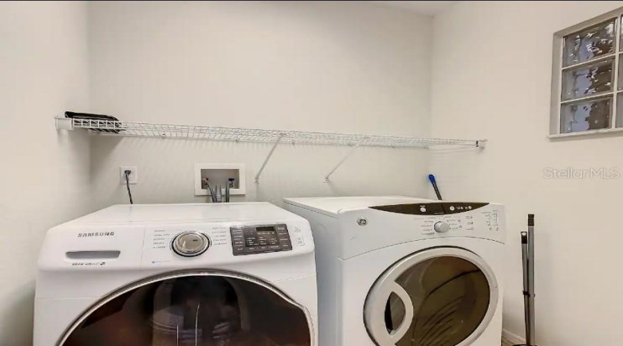KISSIMMEE, Florida 34747, 3 Bedrooms Bedrooms, ,2 BathroomsBathrooms,Residential,For Sale,TREASURE TROVE,0,MFRO6192244