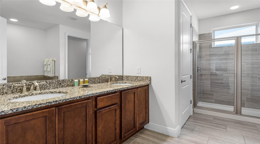 KISSIMMEE, Florida 34747, 5 Bedrooms Bedrooms, ,5 BathroomsBathrooms,Residential,For Sale,PENDANT,0,MFRS5112064