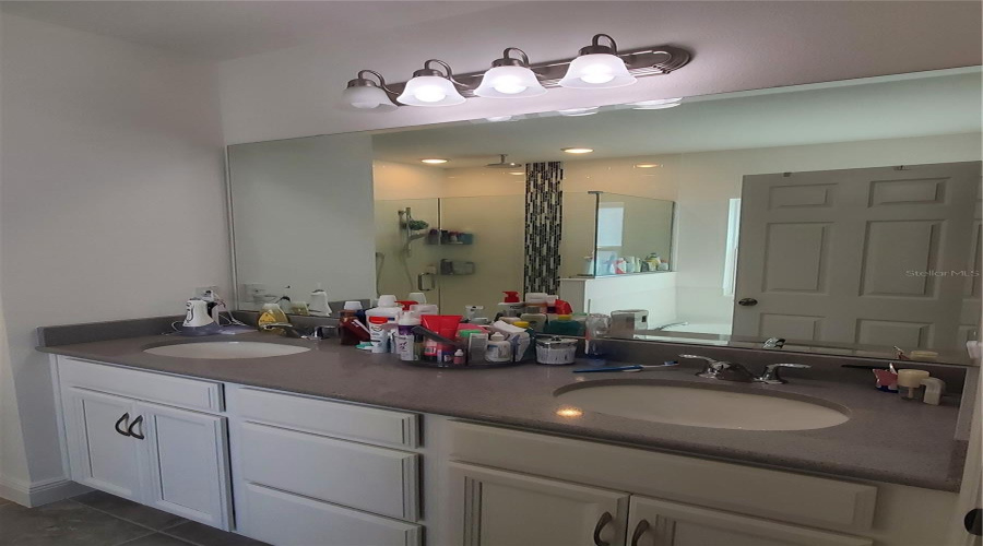 DAVENPORT, Florida 33837, 4 Bedrooms Bedrooms, ,2 BathroomsBathrooms,Residential,For Sale,AVENAL,0,MFRO6148834