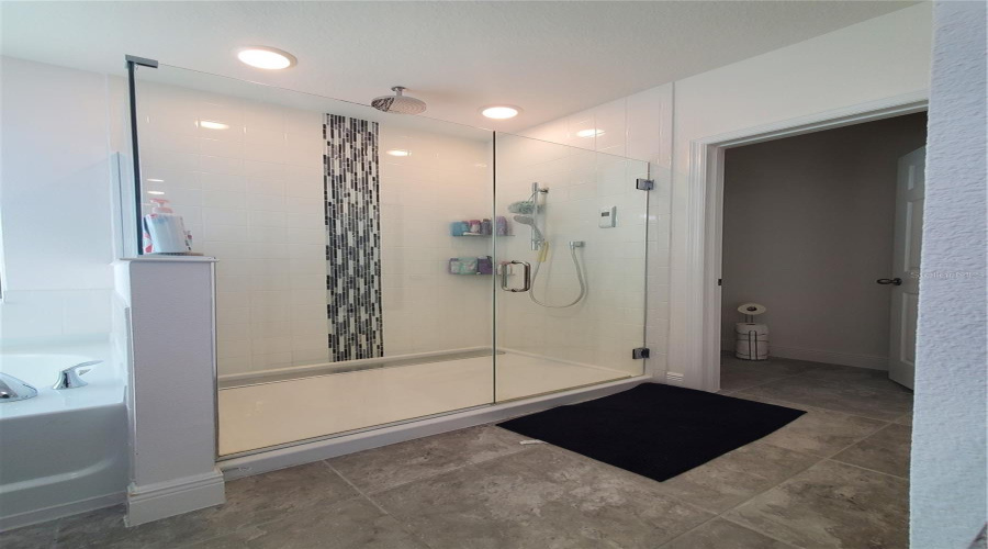 DAVENPORT, Florida 33837, 4 Bedrooms Bedrooms, ,2 BathroomsBathrooms,Residential,For Sale,AVENAL,0,MFRO6148834