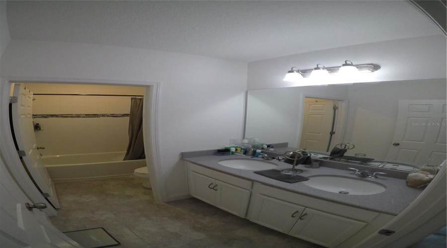 DAVENPORT, Florida 33837, 4 Bedrooms Bedrooms, ,2 BathroomsBathrooms,Residential,For Sale,AVENAL,0,MFRO6148834