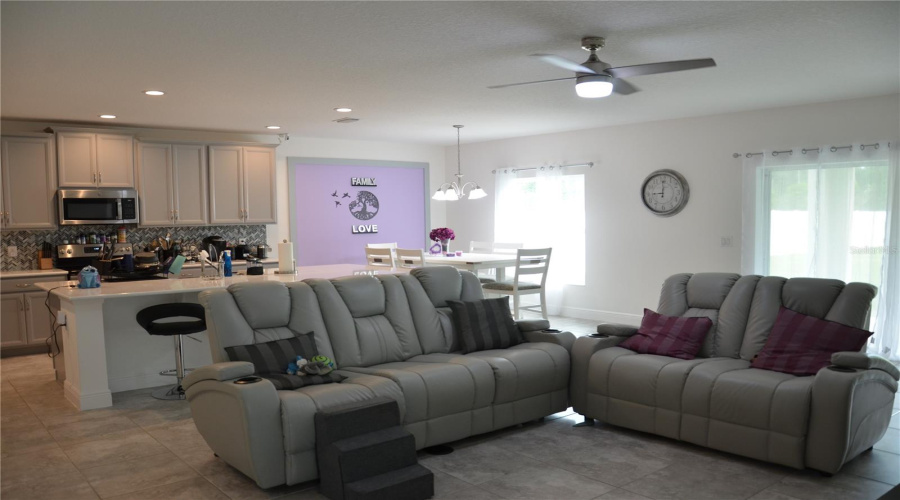 DAVENPORT, Florida 33837, 4 Bedrooms Bedrooms, ,2 BathroomsBathrooms,Residential,For Sale,AVENAL,0,MFRO6148834