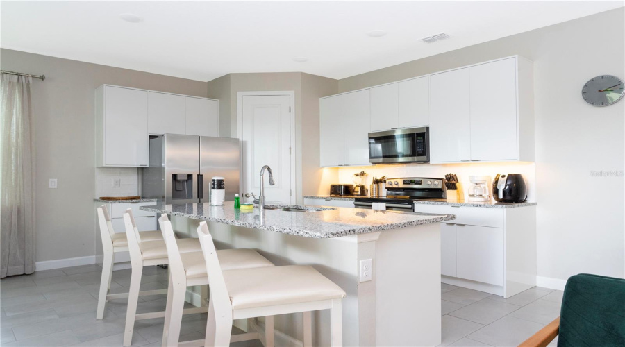 KISSIMMEE, Florida 34747, 5 Bedrooms Bedrooms, ,4 BathroomsBathrooms,Residential,For Sale,FORMOSA VALLEY,0,MFRO6242995