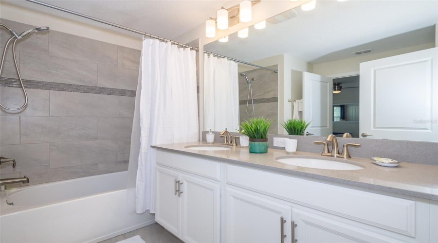 KISSIMMEE, Florida 34746, 4 Bedrooms Bedrooms, ,3 BathroomsBathrooms,Residential,For Sale,MEMORIES,0,MFRO6243262