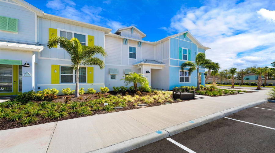 Kissimmee, Florida 34747, 2 Bedrooms Bedrooms, ,2 Bathroomsbathrooms,Residential,For Sale,On The Rocks,Mfrs5112676