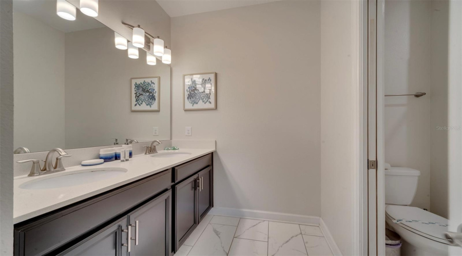 DAVENPORT, Florida 33896, 6 Bedrooms Bedrooms, ,6 BathroomsBathrooms,Residential,For Sale,MAIDSTONE,0,MFRS5112700
