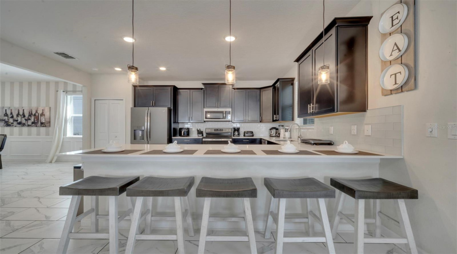 DAVENPORT, Florida 33896, 6 Bedrooms Bedrooms, ,6 BathroomsBathrooms,Residential,For Sale,MAIDSTONE,0,MFRS5112700