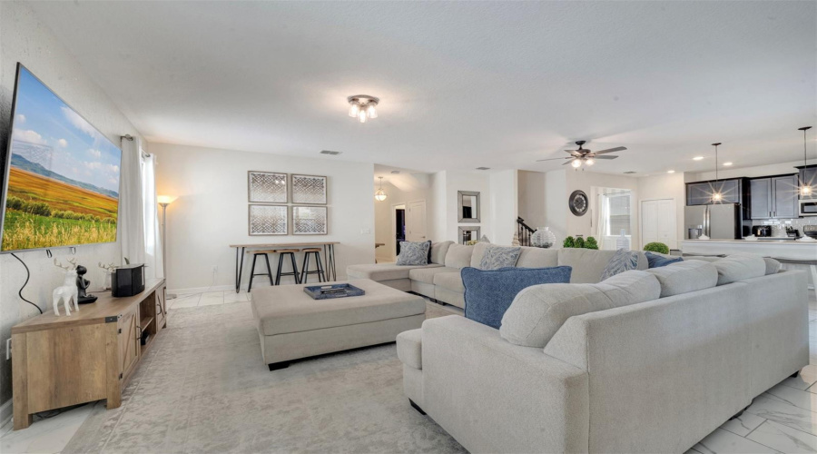 DAVENPORT, Florida 33896, 6 Bedrooms Bedrooms, ,6 BathroomsBathrooms,Residential,For Sale,MAIDSTONE,0,MFRS5112700