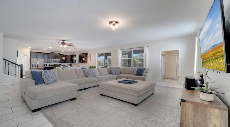 DAVENPORT, Florida 33896, 6 Bedrooms Bedrooms, ,6 BathroomsBathrooms,Residential,For Sale,MAIDSTONE,0,MFRS5112700