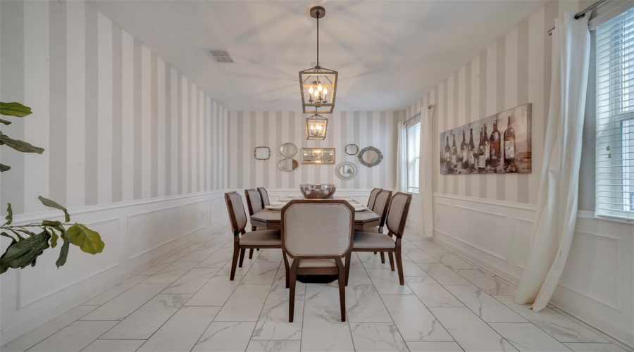 DAVENPORT, Florida 33896, 6 Bedrooms Bedrooms, ,6 BathroomsBathrooms,Residential,For Sale,MAIDSTONE,0,MFRS5112700
