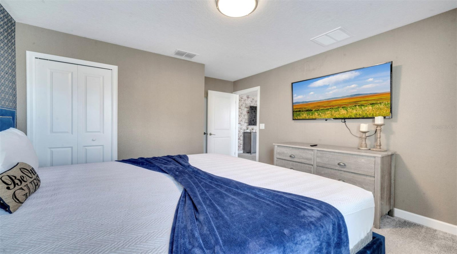DAVENPORT, Florida 33896, 6 Bedrooms Bedrooms, ,6 BathroomsBathrooms,Residential,For Sale,MAIDSTONE,0,MFRS5112700