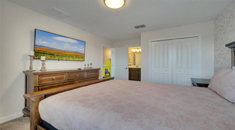 DAVENPORT, Florida 33896, 6 Bedrooms Bedrooms, ,6 BathroomsBathrooms,Residential,For Sale,MAIDSTONE,0,MFRS5112700