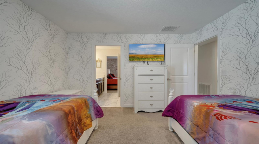DAVENPORT, Florida 33896, 6 Bedrooms Bedrooms, ,6 BathroomsBathrooms,Residential,For Sale,MAIDSTONE,0,MFRS5112700