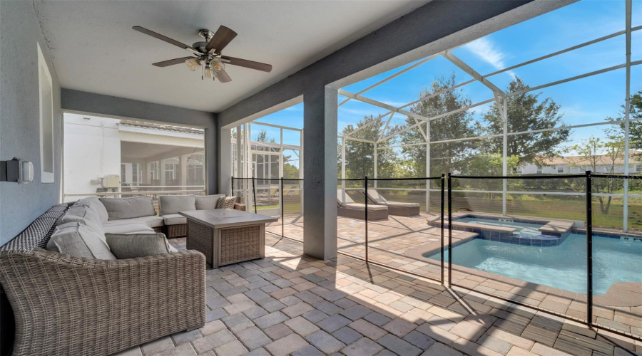 DAVENPORT, Florida 33896, 6 Bedrooms Bedrooms, ,6 BathroomsBathrooms,Residential,For Sale,MAIDSTONE,0,MFRS5112700