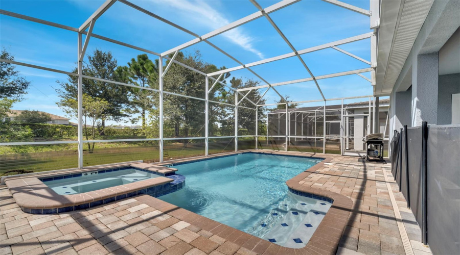 DAVENPORT, Florida 33896, 6 Bedrooms Bedrooms, ,6 BathroomsBathrooms,Residential,For Sale,MAIDSTONE,0,MFRS5112700