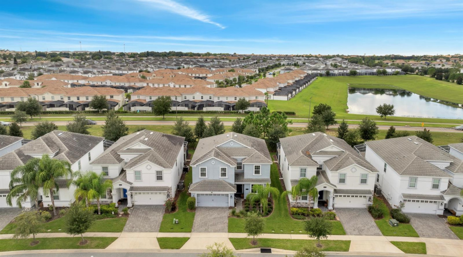 DAVENPORT, Florida 33896, 6 Bedrooms Bedrooms, ,6 BathroomsBathrooms,Residential,For Sale,MAIDSTONE,0,MFRS5112700
