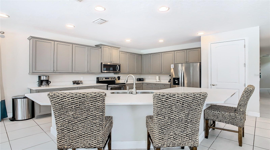 KISSIMMEE, Florida 34747, 6 Bedrooms Bedrooms, ,5 BathroomsBathrooms,Residential,For Sale,GRABEN,0,MFRO6243726