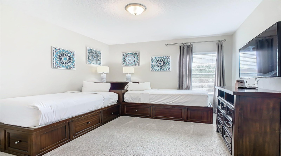 KISSIMMEE, Florida 34747, 6 Bedrooms Bedrooms, ,5 BathroomsBathrooms,Residential,For Sale,GRABEN,0,MFRO6243726