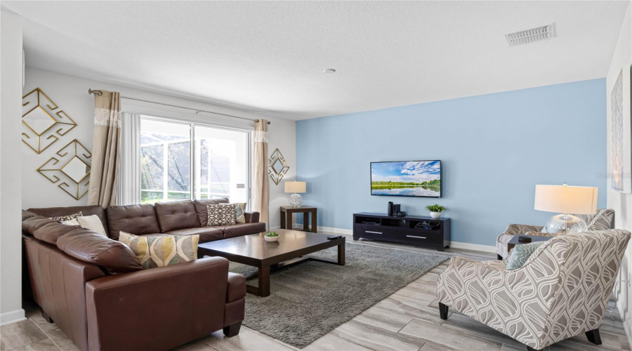 DAVENPORT, Florida 33896, 6 Bedrooms Bedrooms, ,5 BathroomsBathrooms,Residential,For Sale,MOON VALLEY,0,MFRO6242798