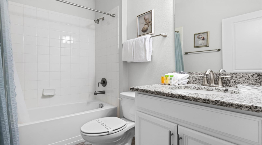 DAVENPORT, Florida 33896, 6 Bedrooms Bedrooms, ,5 BathroomsBathrooms,Residential,For Sale,MOON VALLEY,0,MFRO6242798