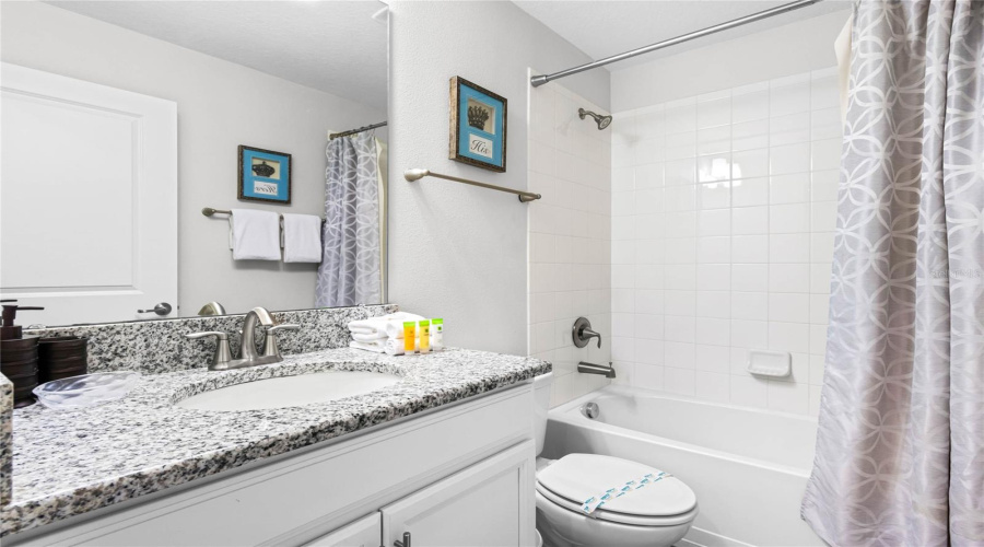 DAVENPORT, Florida 33896, 6 Bedrooms Bedrooms, ,5 BathroomsBathrooms,Residential,For Sale,MOON VALLEY,0,MFRO6242798