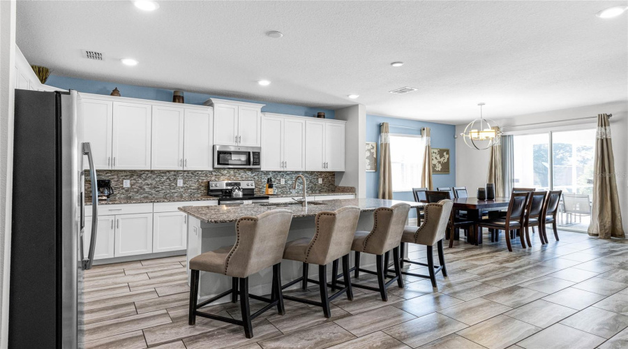 DAVENPORT, Florida 33896, 6 Bedrooms Bedrooms, ,5 BathroomsBathrooms,Residential,For Sale,MOON VALLEY,0,MFRO6242798