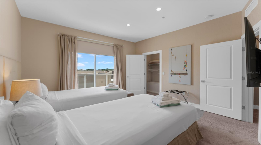 KISSIMMEE, Florida 34747, 4 Bedrooms Bedrooms, ,4 BathroomsBathrooms,Residential,For Sale,BRASILIA,0,MFRO6244440