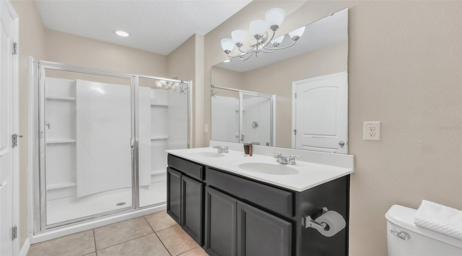 DAVENPORT, Florida 33837, 5 Bedrooms Bedrooms, ,5 BathroomsBathrooms,Residential,For Sale,TERRASONESTA,0,MFRO6244690