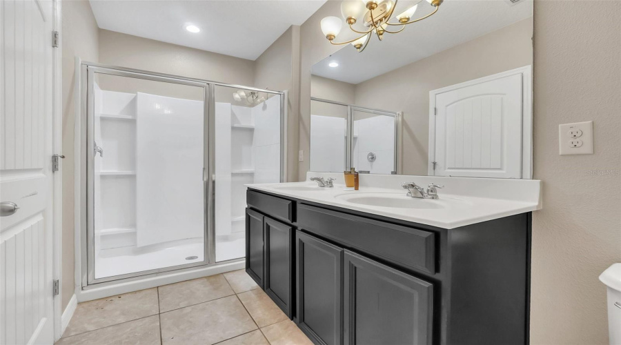 DAVENPORT, Florida 33837, 5 Bedrooms Bedrooms, ,5 BathroomsBathrooms,Residential,For Sale,TERRASONESTA,0,MFRO6244690